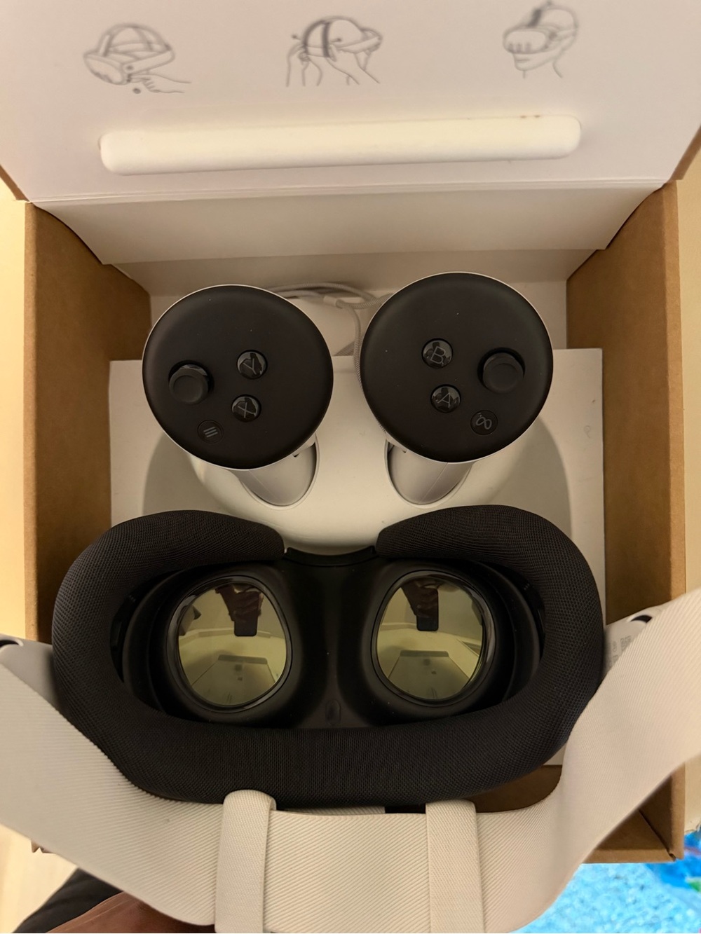 Standalone VR Headset in White with Black Face Cushion